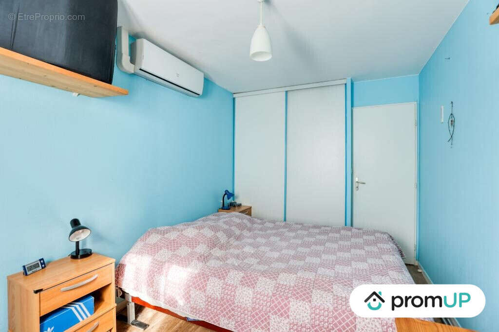 Maison à PORT-D&#039;ENVAUX