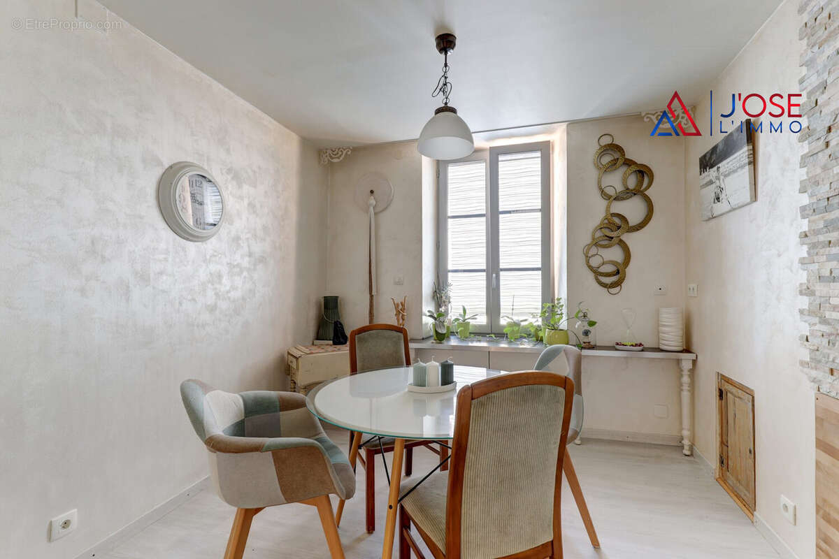 Espace Repas Lumineux