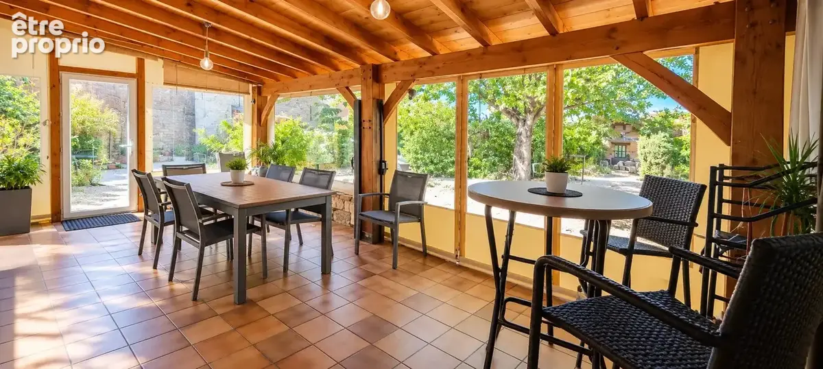 Exclusivite : authentique ensemble immobilier sur 5831 m² de terrain . - photo 9