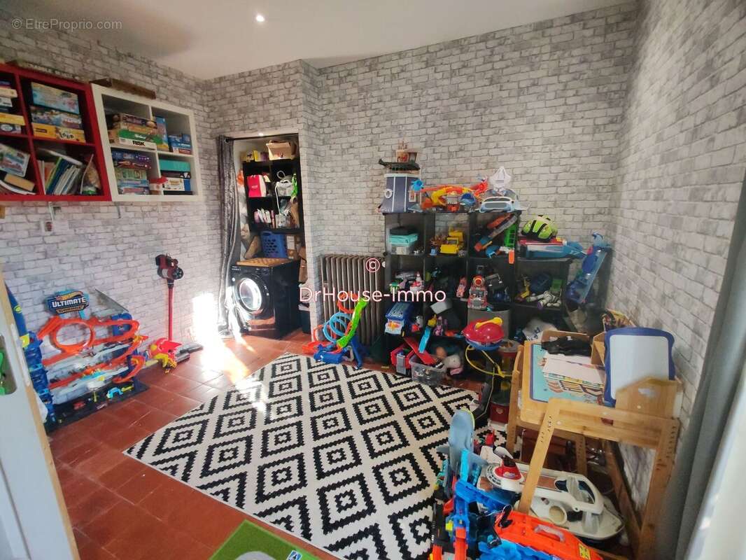 Maison 159 m² à Dange-Saint-Romain  - photo 33
