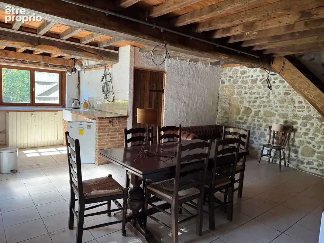 Auv 1193 : Maison au calme avec gîte, puits, beau terrain 5.340m2 - photo 7