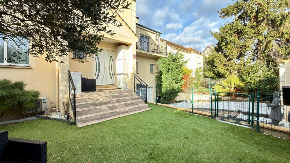 Maison à NEUILLY-SUR-MARNE