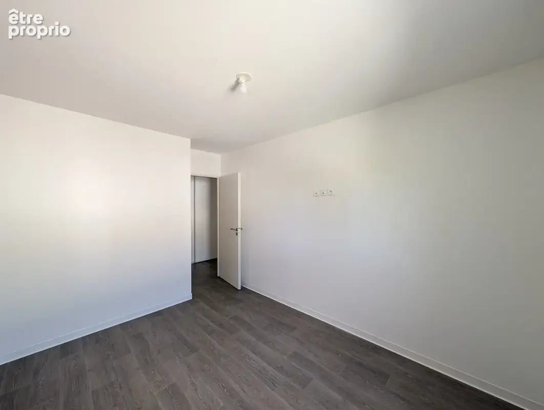 Appartement T3 63.36 m2 Duplex avec Jardin 45m2 et Stationnement Privatif à Roquefort-la-Bédoule - photo 10