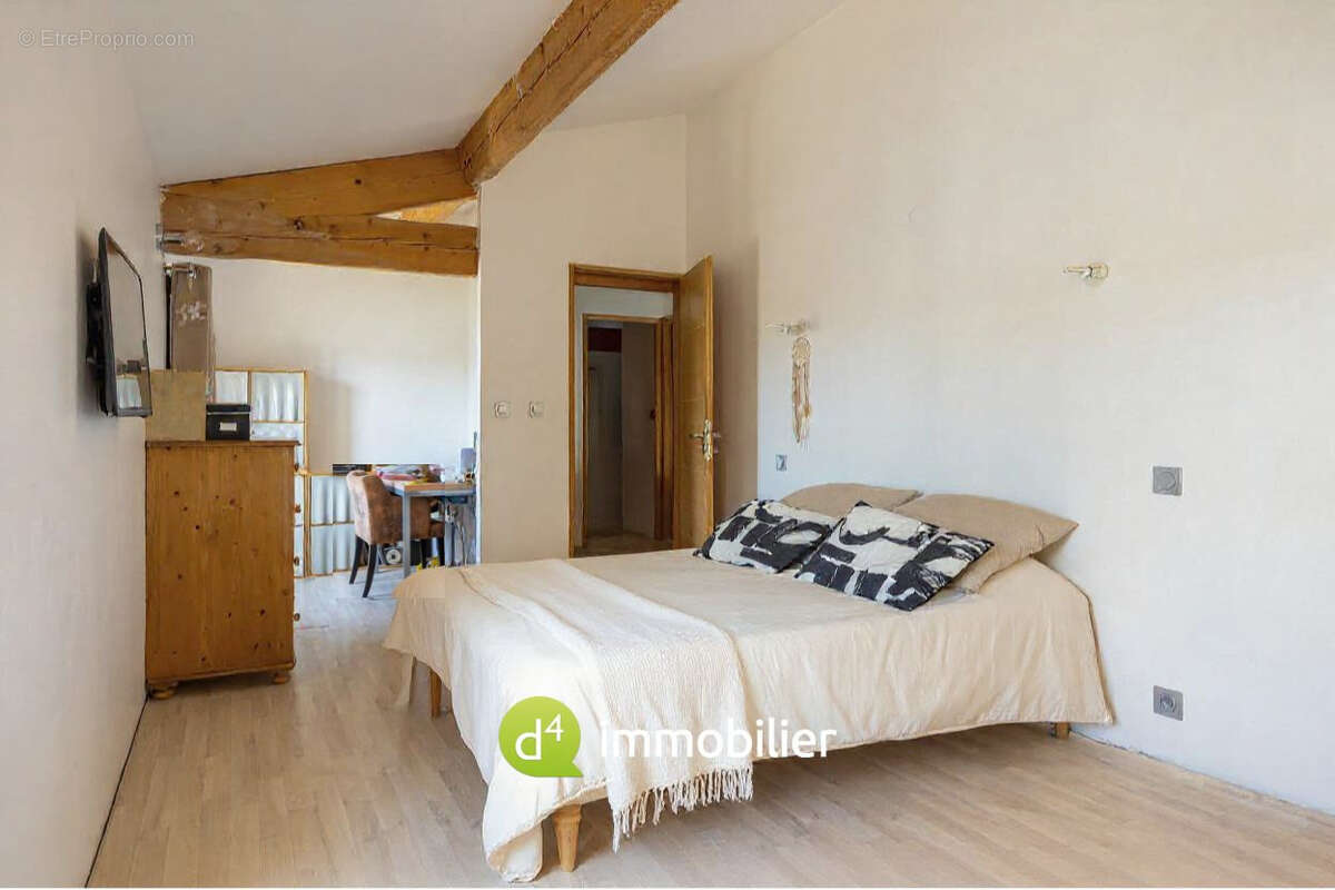 Maison à LA FARE-LES-OLIVIERS