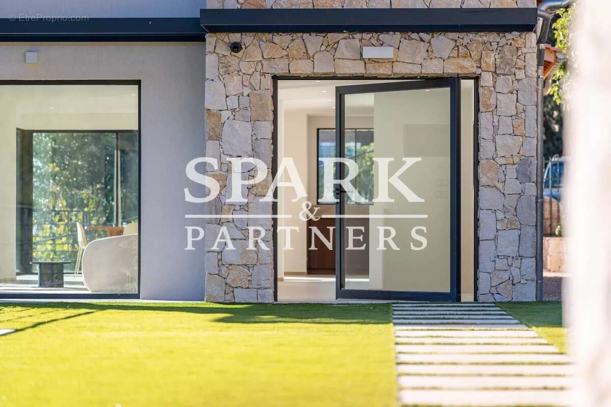 Maison à ROQUEBRUNE-CAP-MARTIN