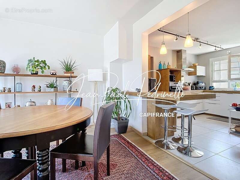 Maison à SAINT-GENIS-LAVAL