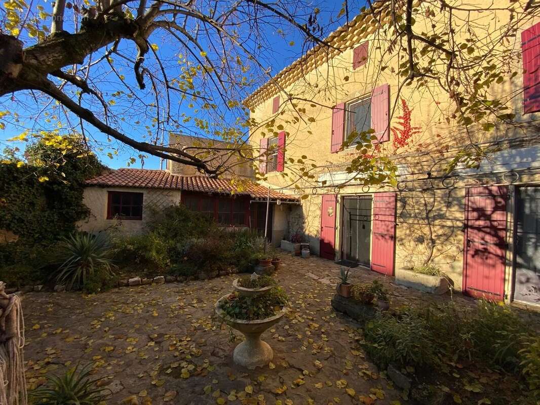 Maison à SAINT-PAUL-LES-FONTS