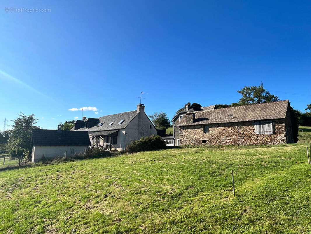 Maison à LAGARDE-ENVAL