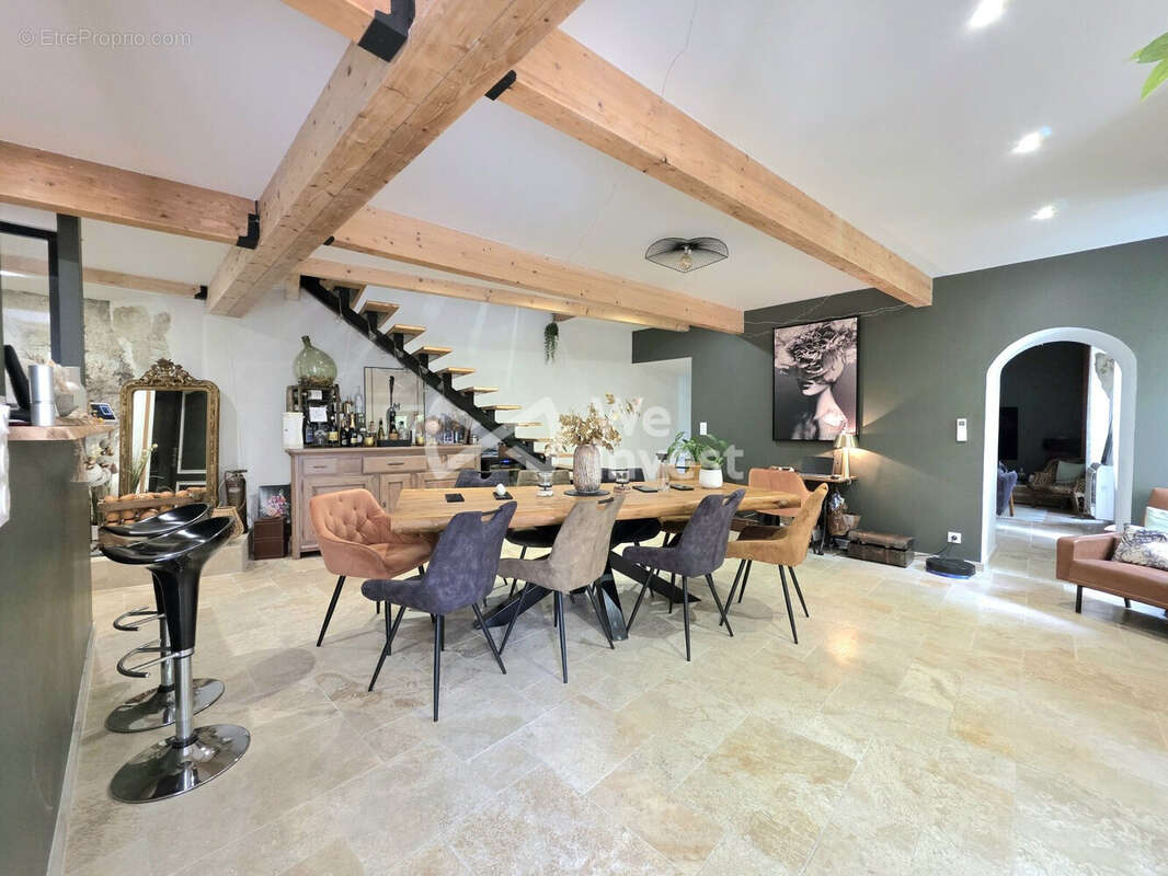 Maison à ESCUEILLENS-ET-SAINT-JUST-DE-BELENGARD