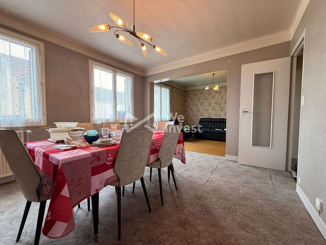 Maison 93 m² à Moulins-Saint-Hubert  - photo 6