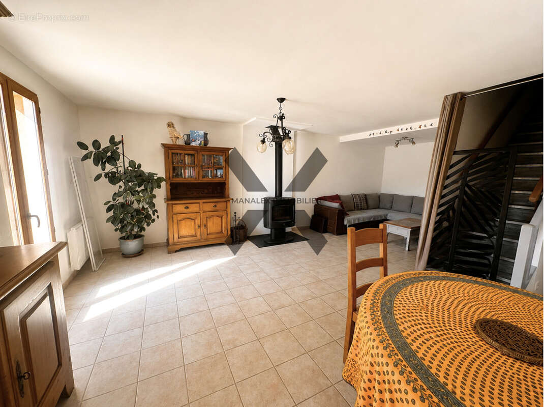 Maison à AMPLEPUIS