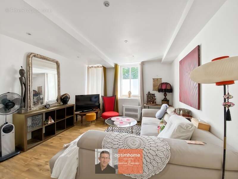 Appartement 4 pièces – 92 m² – Terrasse – Cave – Centre de Chaussin - photo 2
