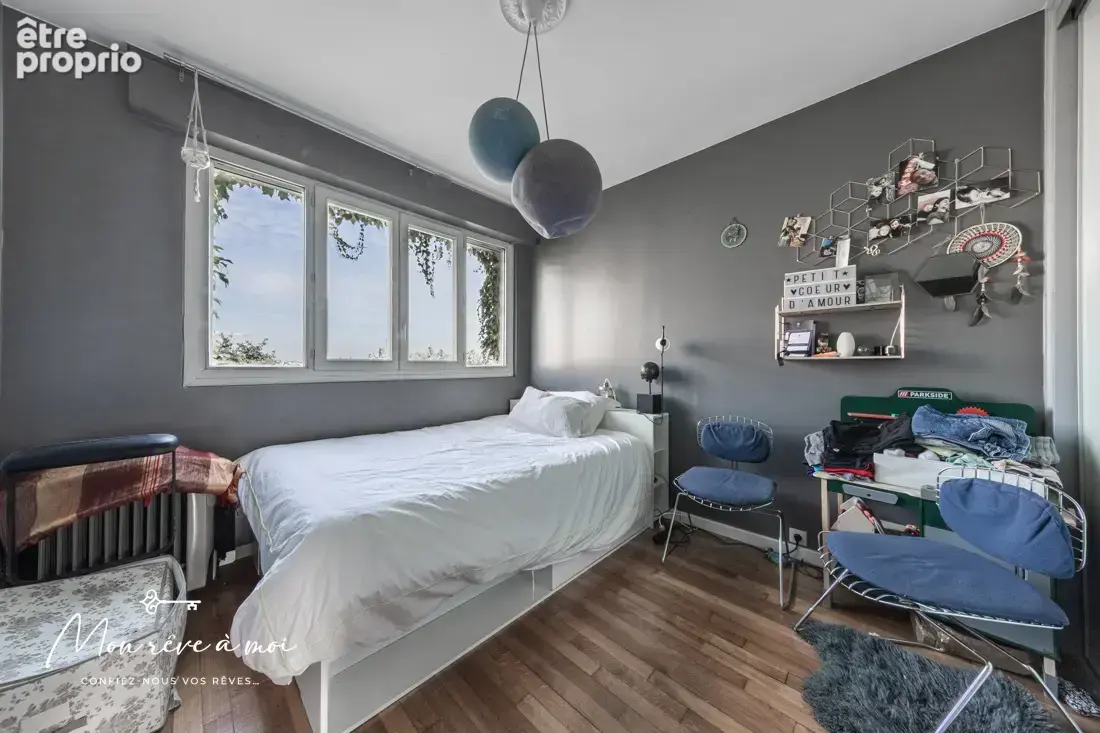 Maison de 168m2 lumineuse et au calme avec piscine, jardin et parkings - photo 12