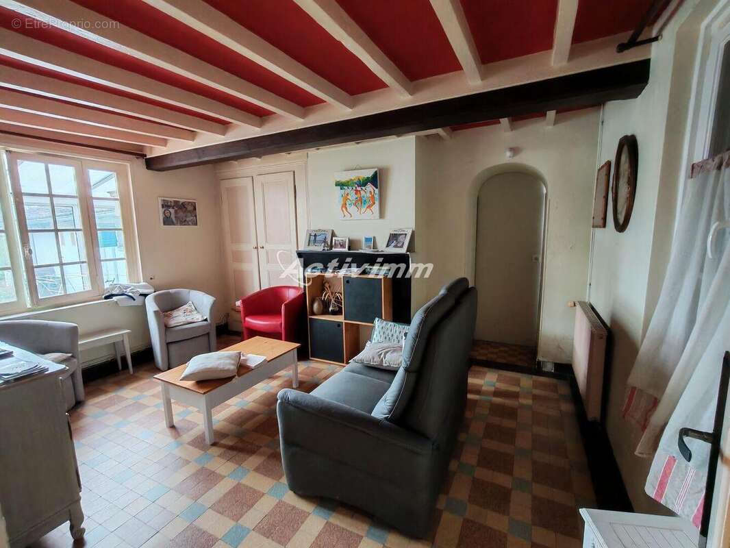4294 13 - Maison à HESDIN