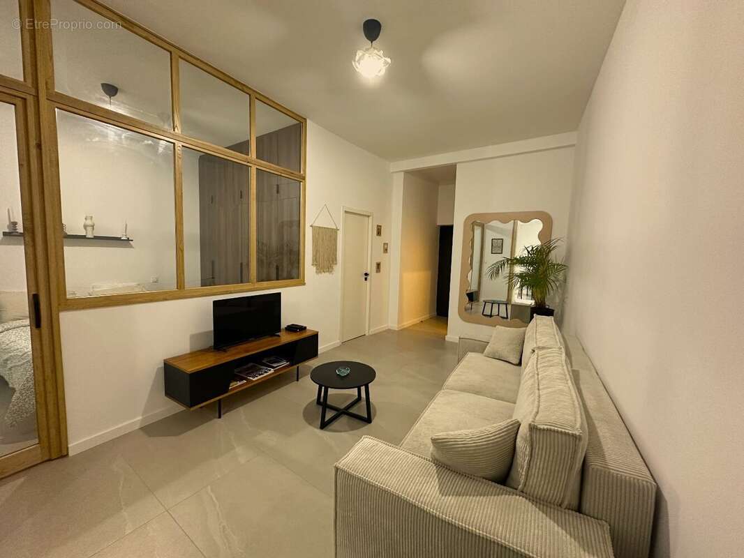 Appartement T2, refait à neuf avec cour en centre-ville - photo 2