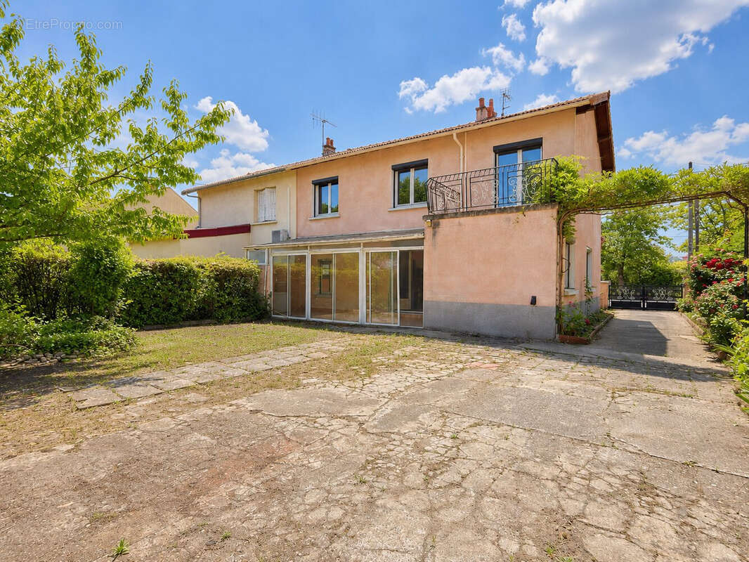 Maison 115 m² à Riom  - photo 2