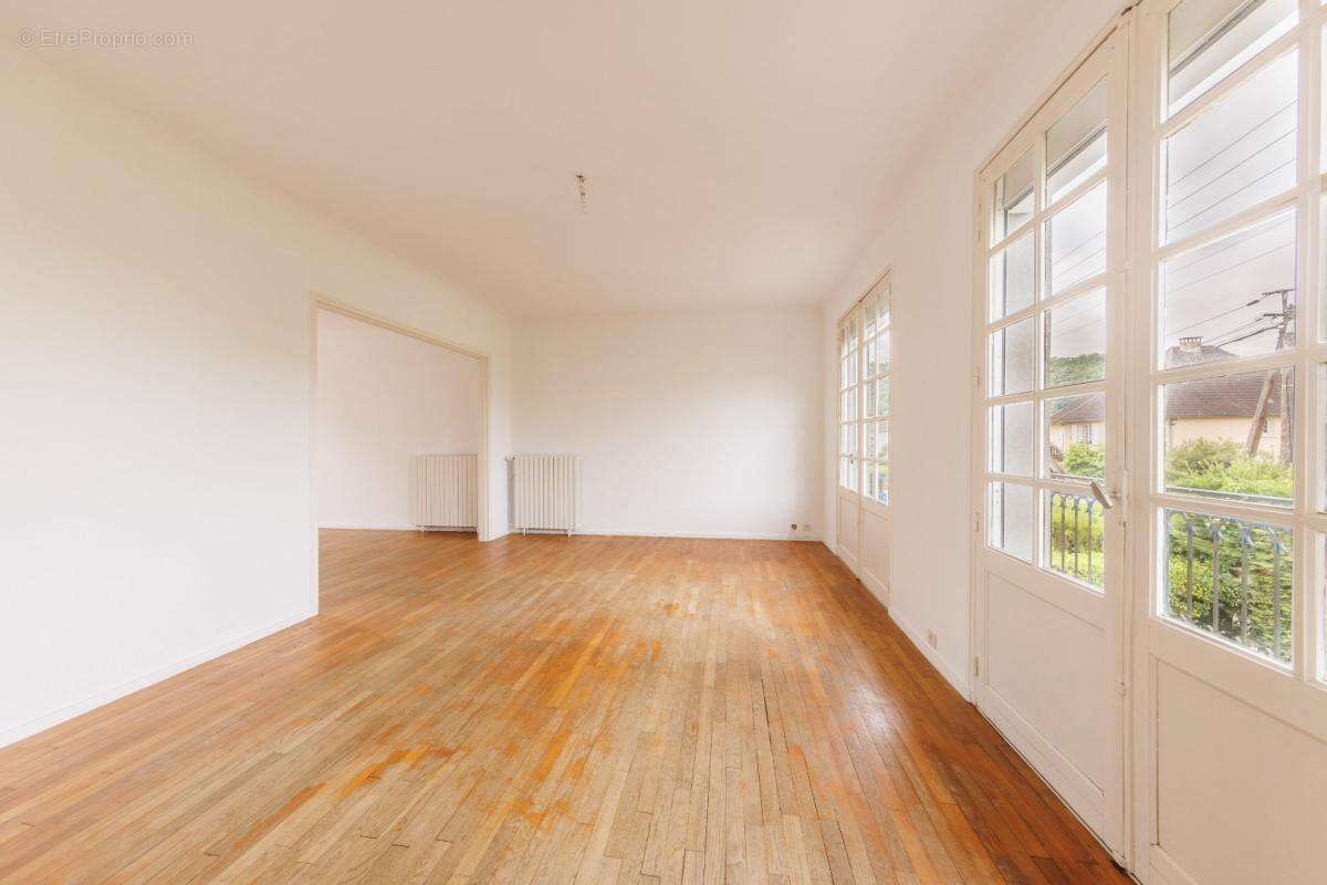 Maison à TERRASSON-LAVILLEDIEU