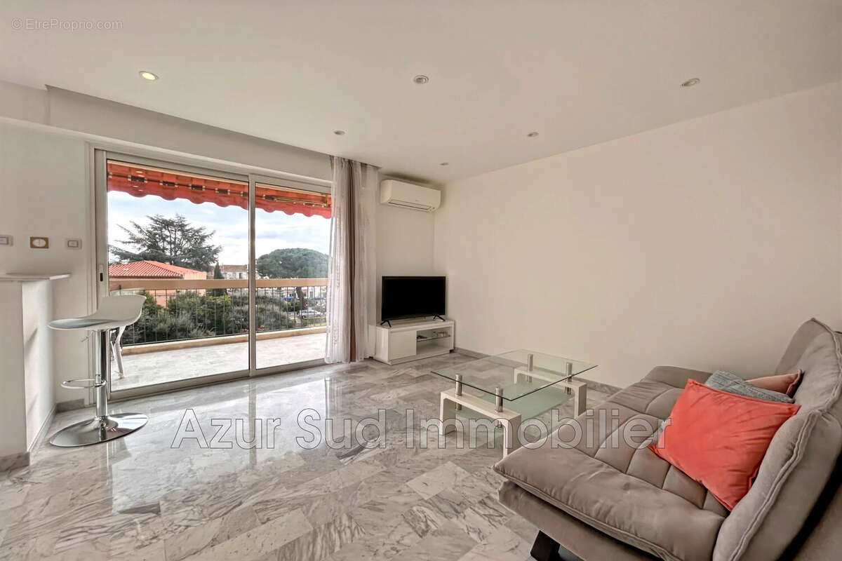 Appartement à VALLAURIS