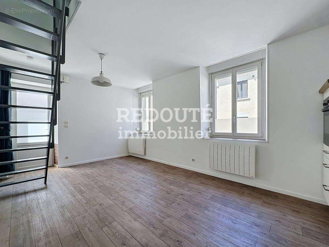 Luton - appartement de type avec jardin et dependance - photo 4