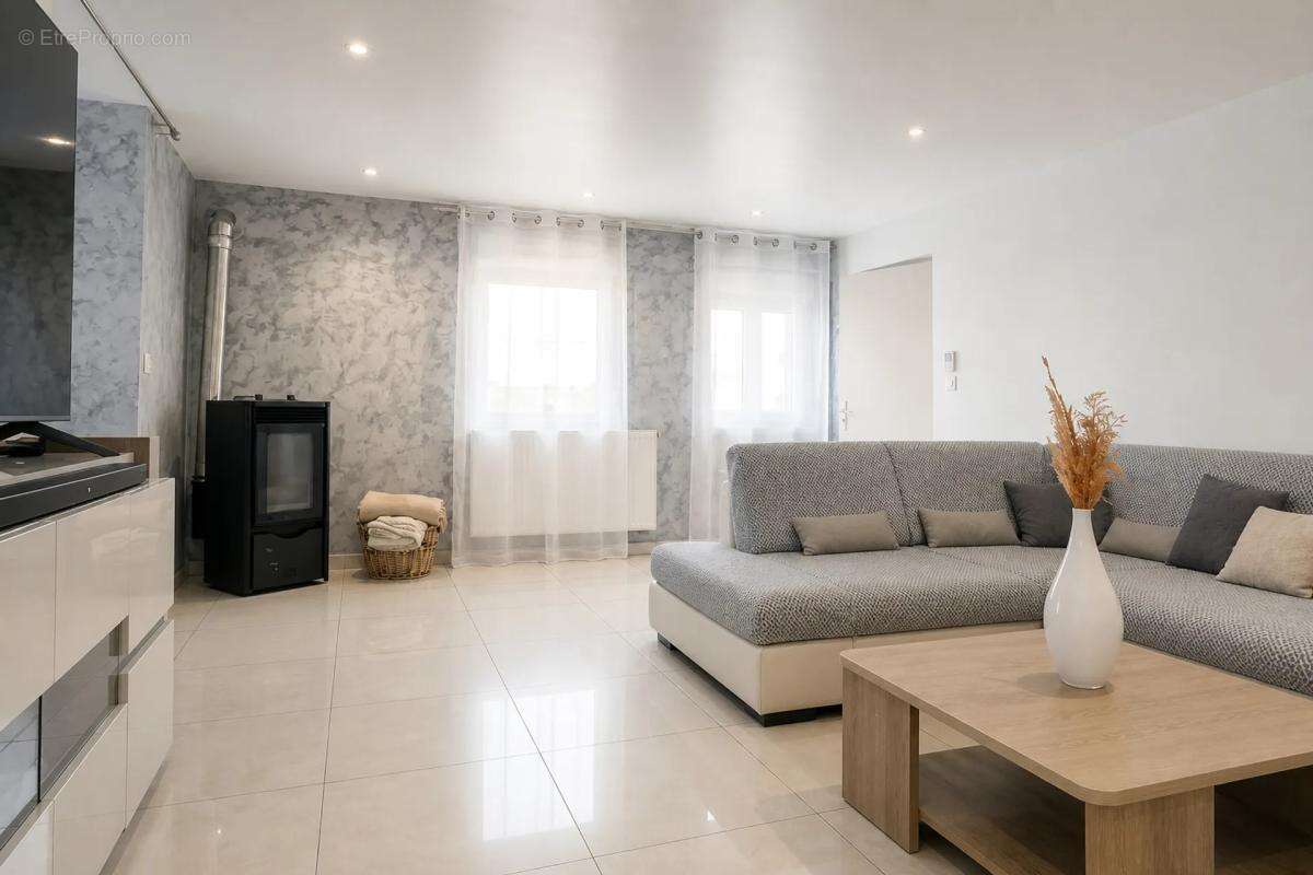 Immeuble rénové avec 3 appartements à Mulhouse - photo 8