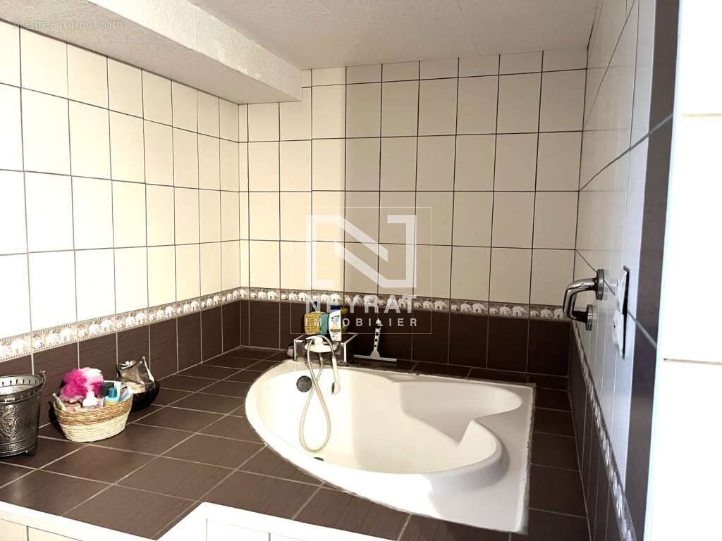 Maison 289 m² à Farges-Les-Chalon  - photo 13