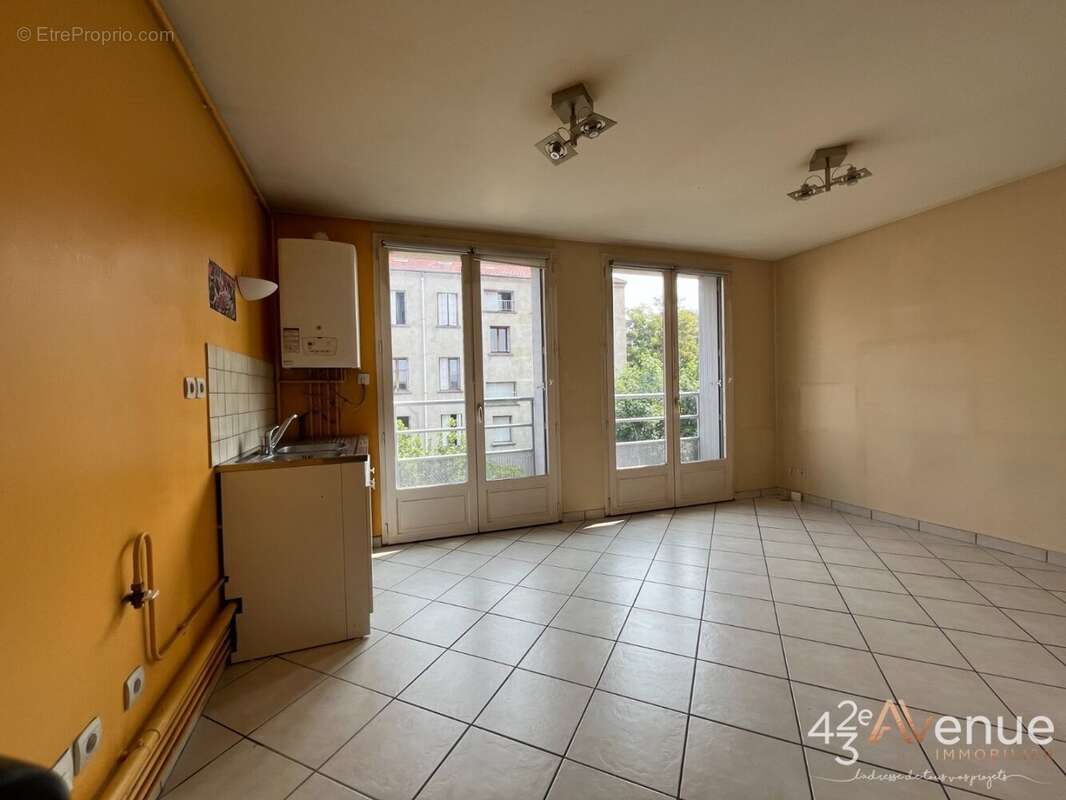 Appartement à SAINT-ETIENNE