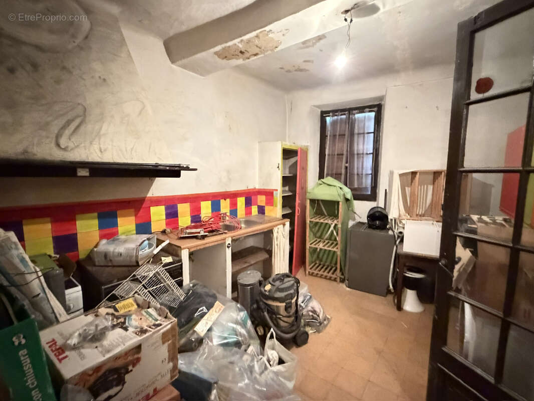 A rénover grande maison de village gros potentielle - photo 6