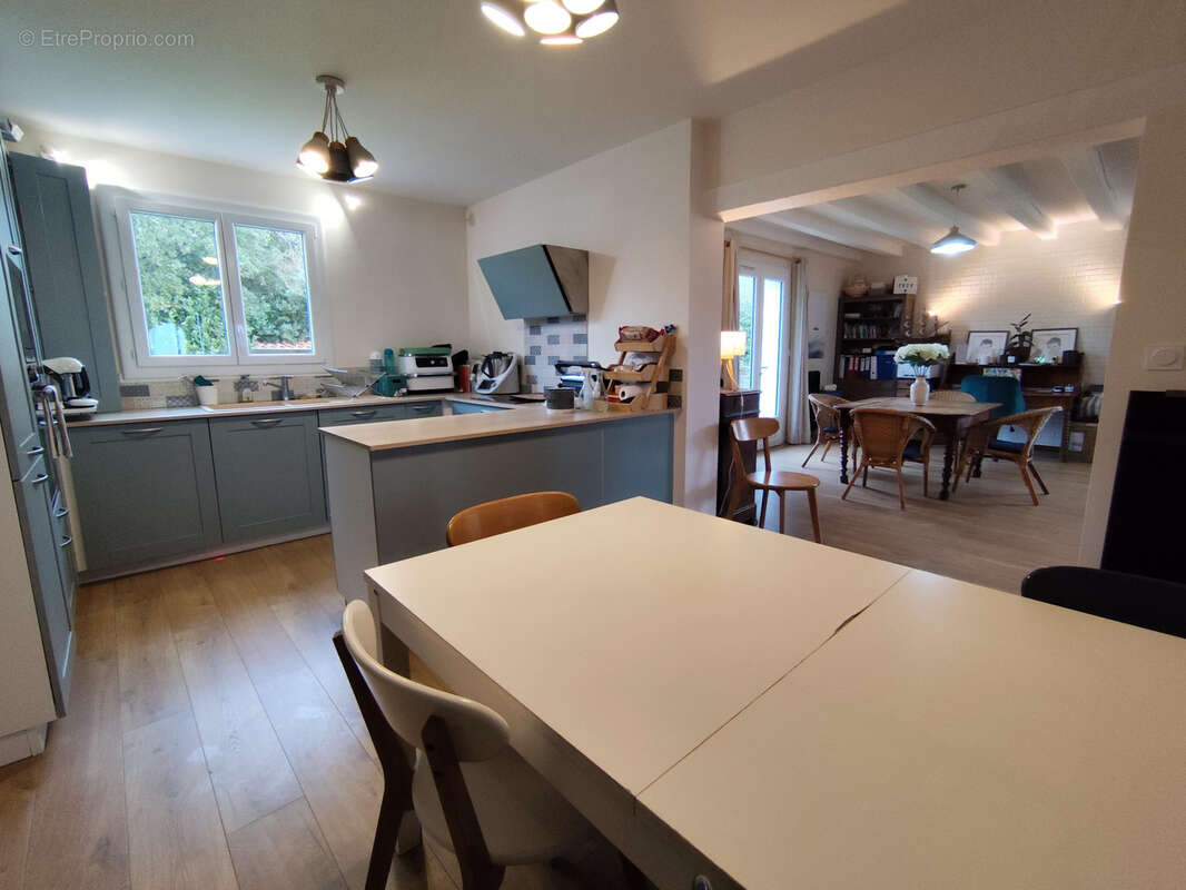 Bien sous compromis - grande maison familiale a deux pas de la mer - photo 4