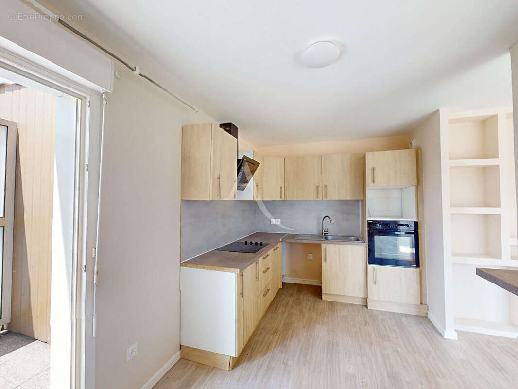 Livry-gargan, penthouse au dernier étage avec terrasse, double stationnement en sous-sol et dpe c - photo 6