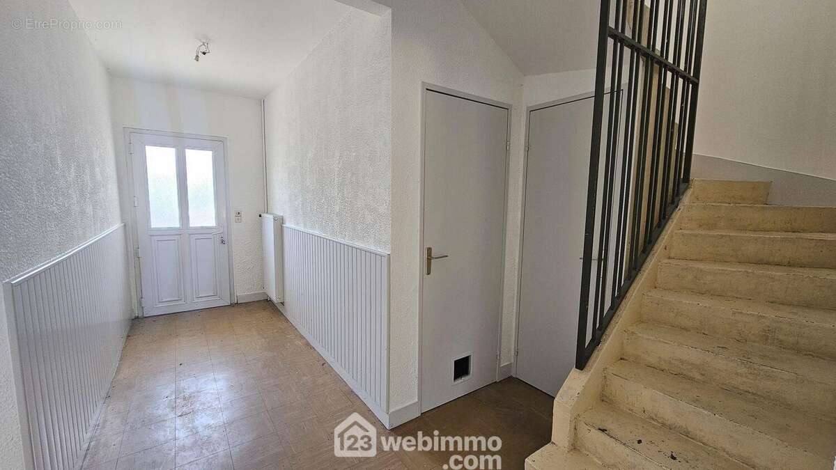 Une spacieuse entrée de 10 m².