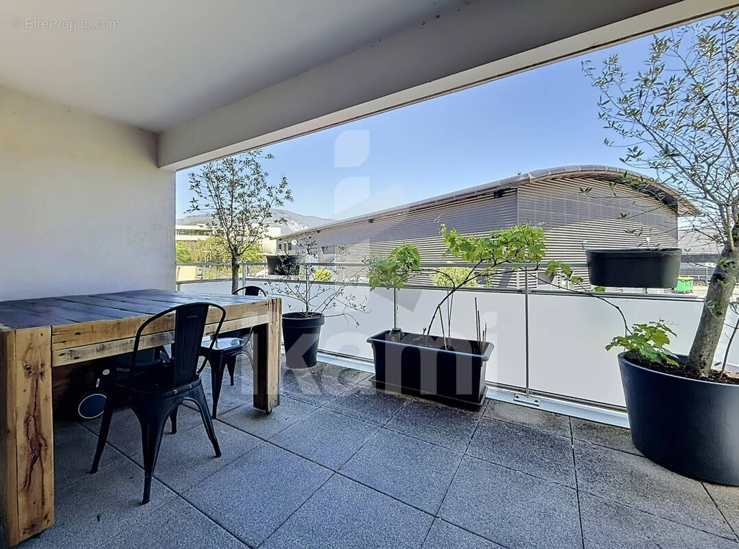 Appartement à SAINT-MARTIN-D'HERES