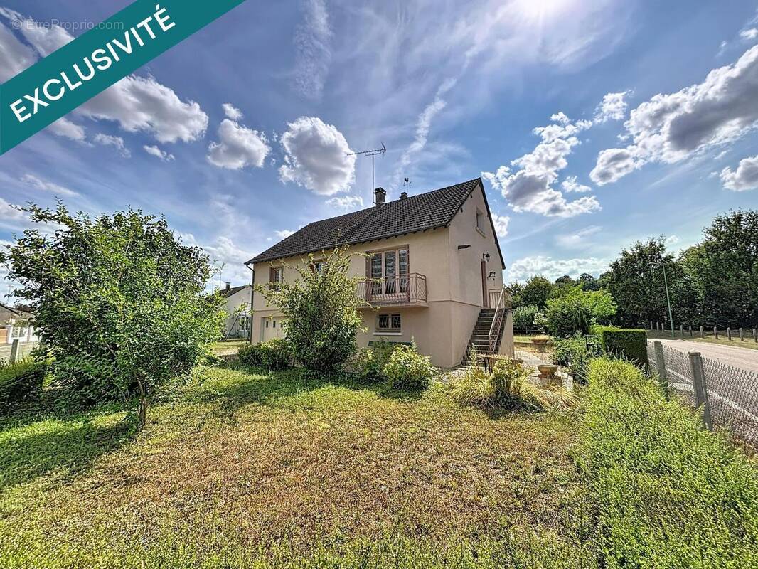 Photo 1 - Maison à CHAMBEUGLE