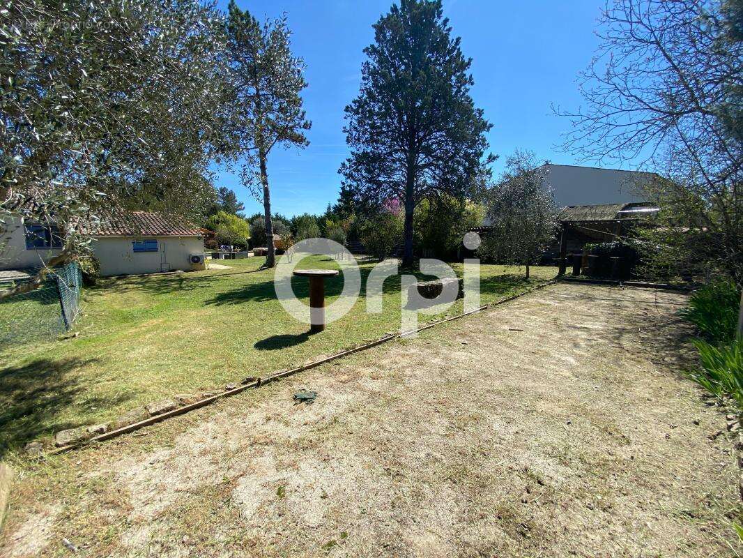 Maison à TOURRETTES