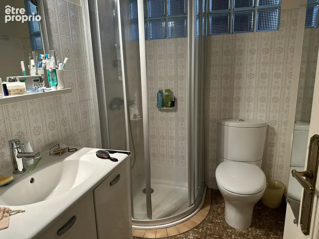 Exclusivité Clermont Ferrand, Immeuble de 365 m2 h, 8 lots possible, terrain . prix 654000€ FAI - photo 4