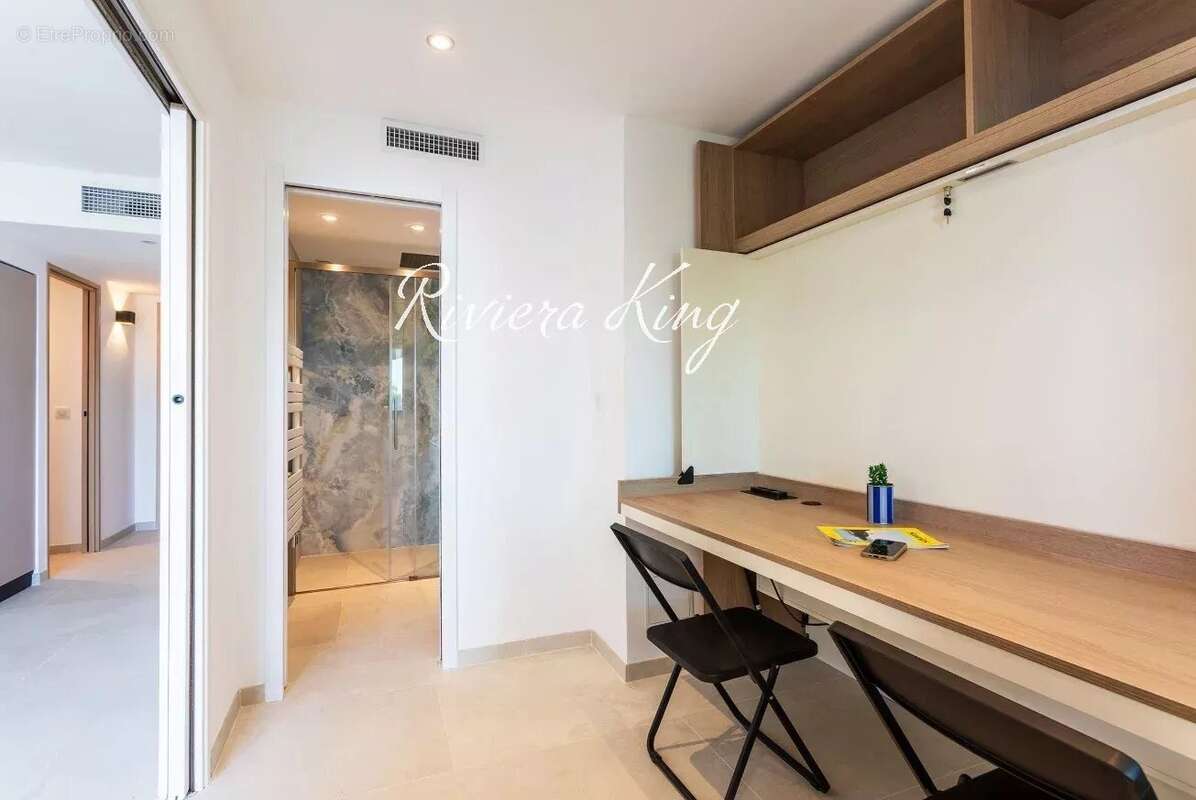 Villefranche-sur-Mer – Magnifique appartement 3P avec vue mer, piscine, parking et cave - photo 16