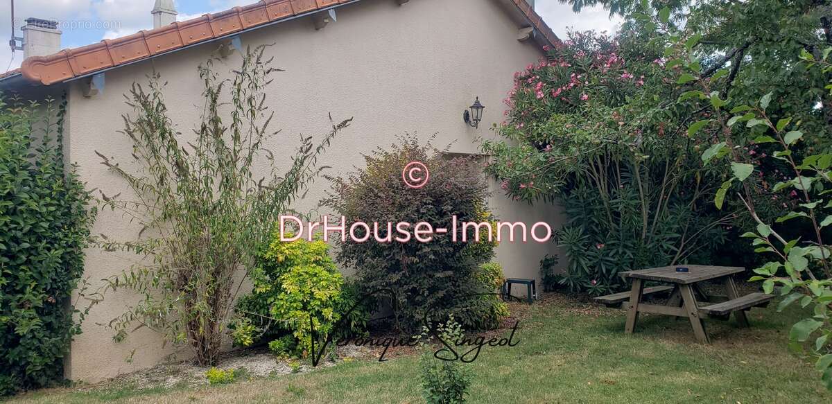 Maison à SAINT-MICHEL-LE-CLOUCQ