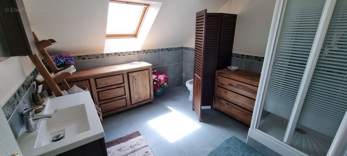 Nouveauté, grand appartement avec parking en sous sol. - photo 4