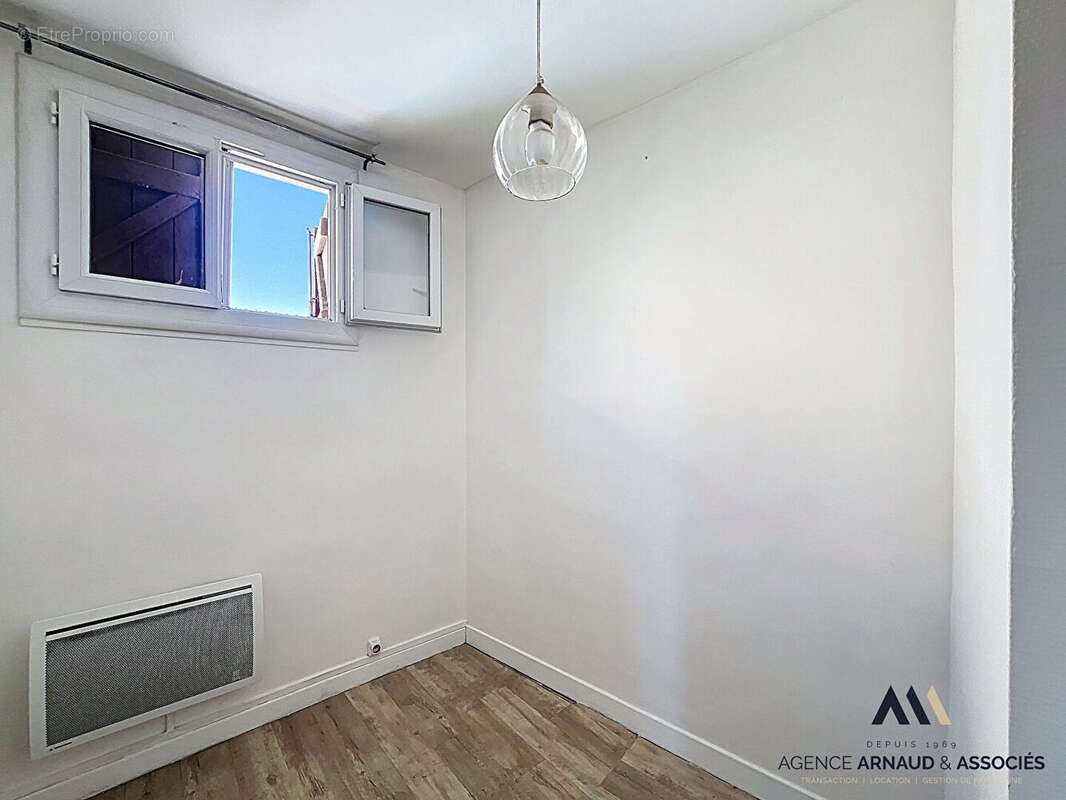 Appartement à SAINT-CYR-SUR-MER