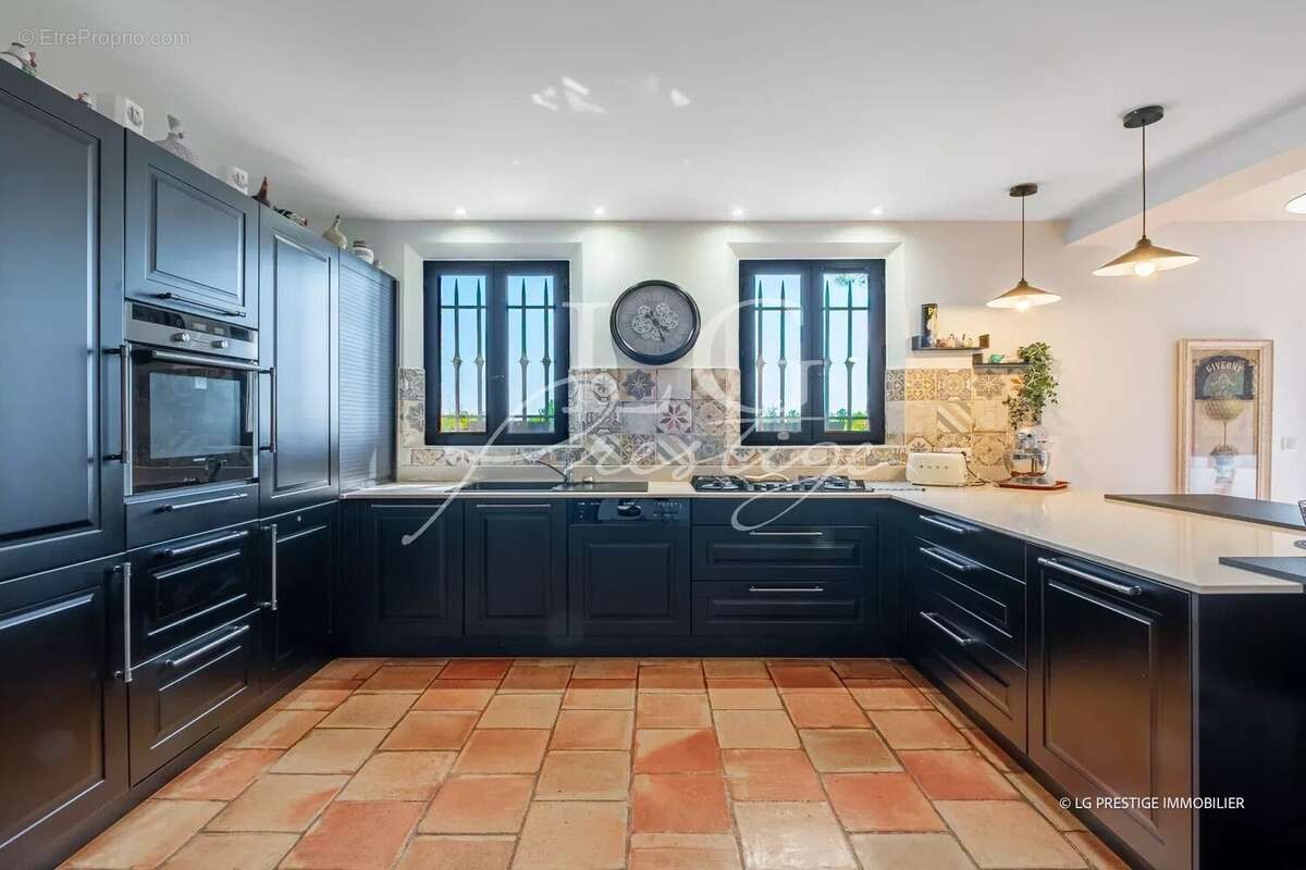 Maison à TOURRETTES