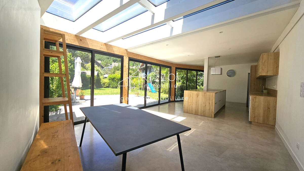 Appartement à DIVONNE-LES-BAINS