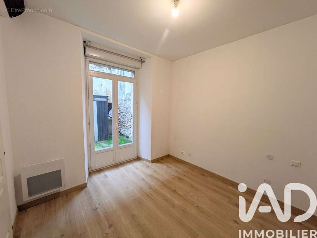 Appartement 80 m² à Cazeres  - photo 4