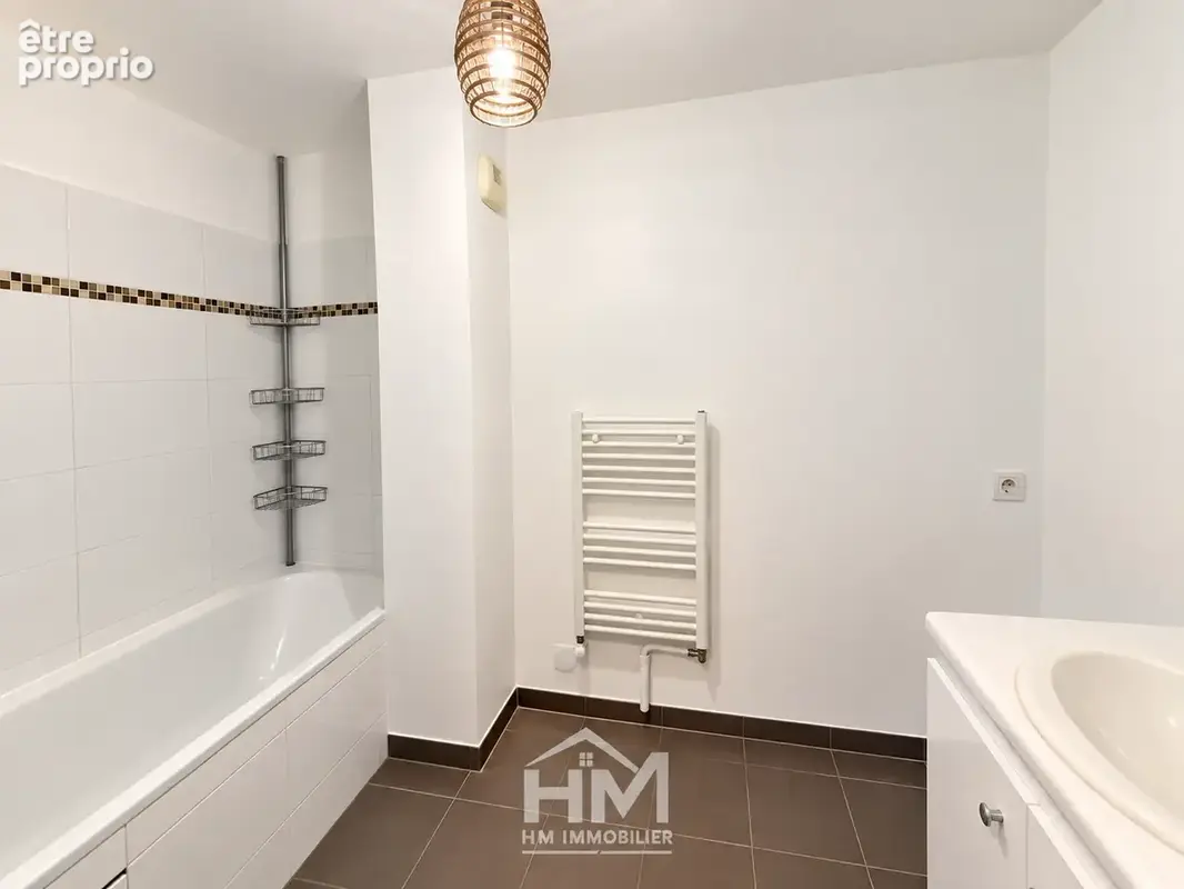 Rue Étienne Dolet  Exclusivité — Appartement en dernier étage avec balcon - photo 8