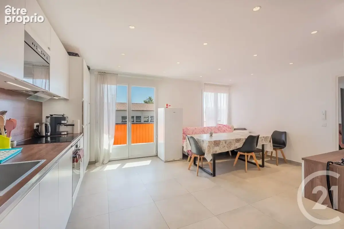 Appartement 5 pièces 80 m² à vendre à Nice (06200) - photo 2