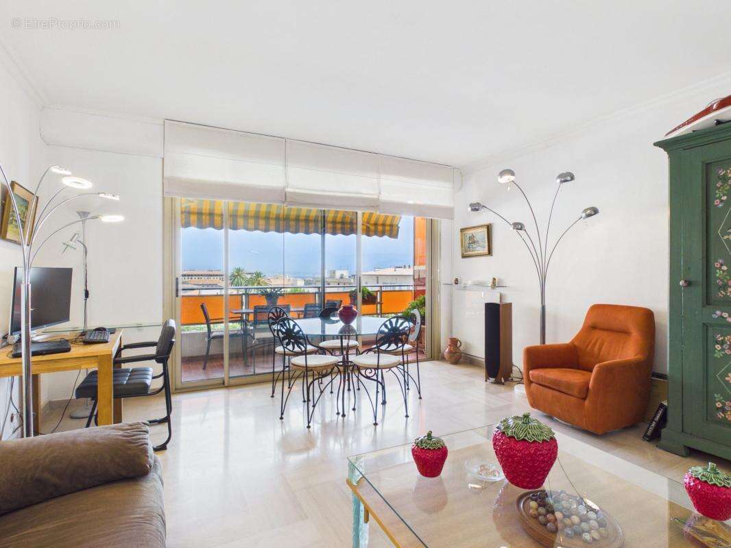 A vendre f3 lumineux vue mer palais grandval - photo 3