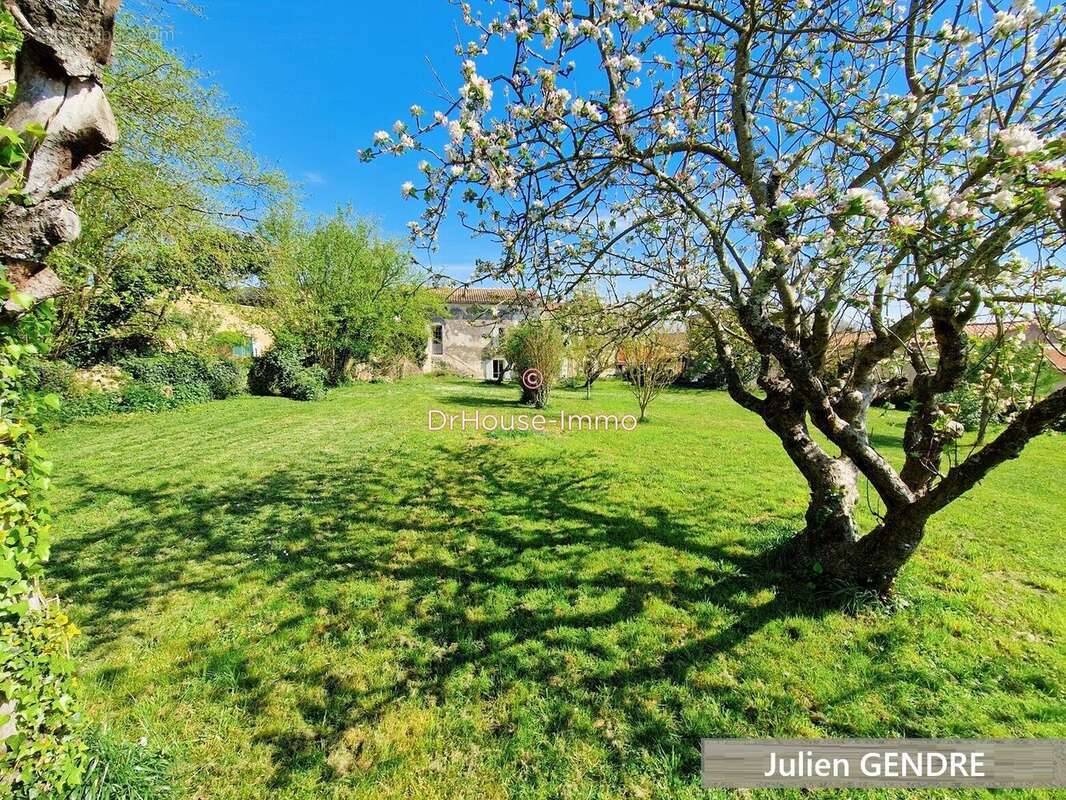Maison 185 m² à Salles  - photo 3