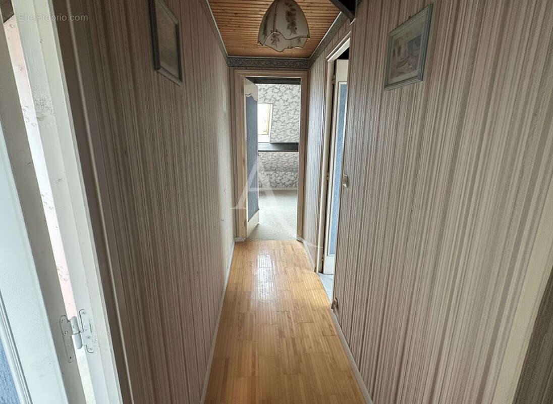 Serris  - Le charme d'une maison familiale au coeur du vieux bourg - photo 12