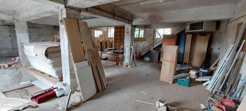 Commerce à L'HERMENAULT