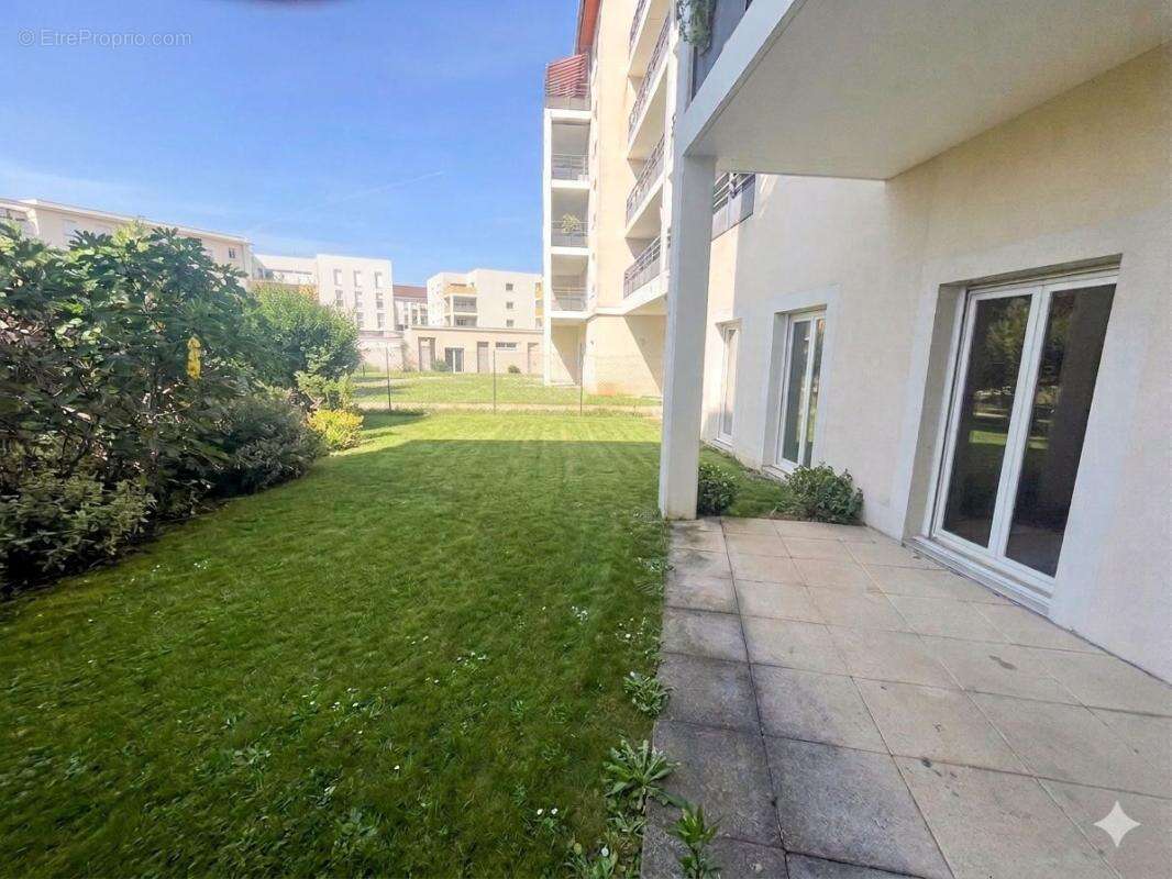 Appartement T4 de 86 m² en rez-de-jardin – Centre de Pont-de-Chéruy - photo 15