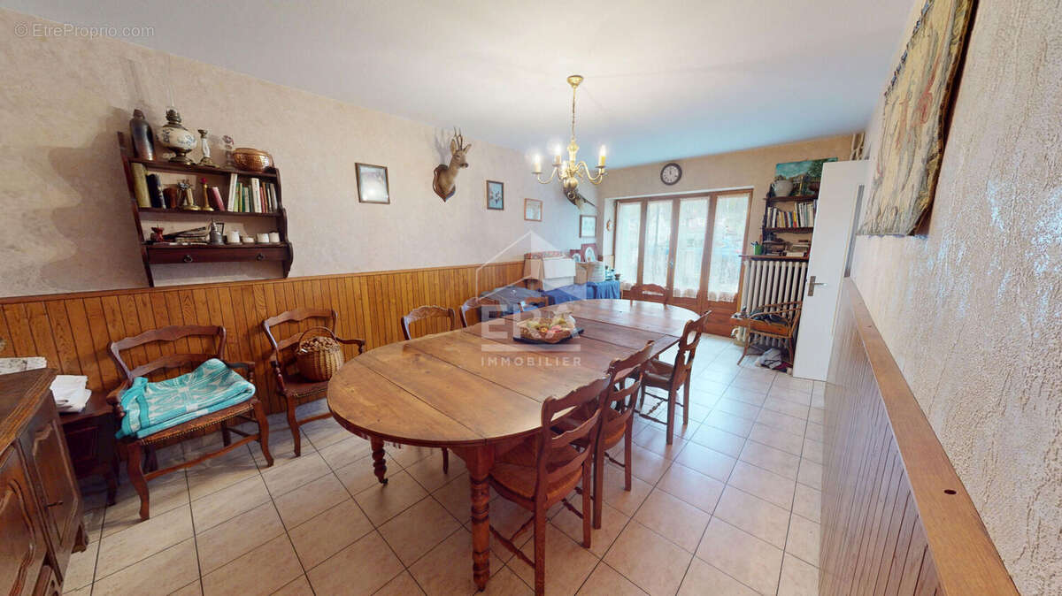 Maison à JUJURIEUX