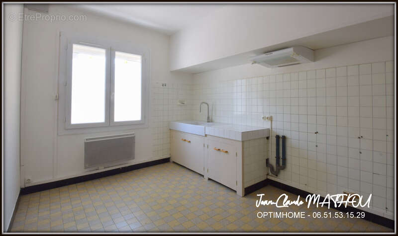 Maison de village T3 78 m2 avec terrasse abritée, garage et vue dégagée - 11400 - photo 2